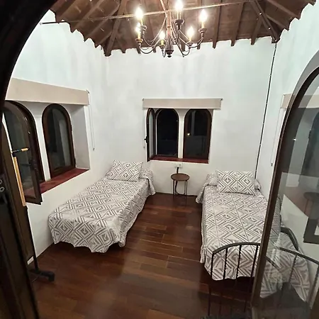 Casa Del Torreon -equus Adriana بيت للعطل